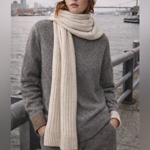 ANYA HINDMARCH X UNIQLO Grey Wool Crew Neck Sweater Size Medium